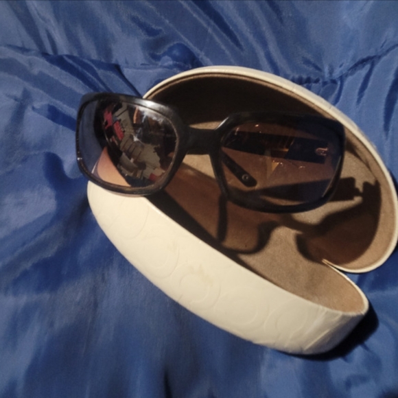 Coach Sunglasses - Picture 3 of 6